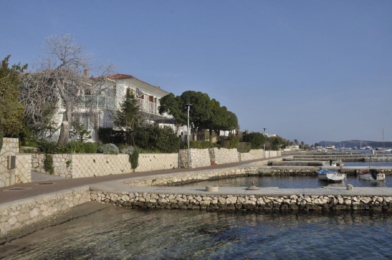Apartments Petar - 6M From The Sea Barbat na Rabu Εξωτερικό φωτογραφία